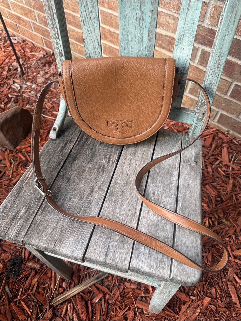Tory Burch Serif T Leather Cognac Pebble Leather Crossbody Saddle Bag - Picture 13 of 14